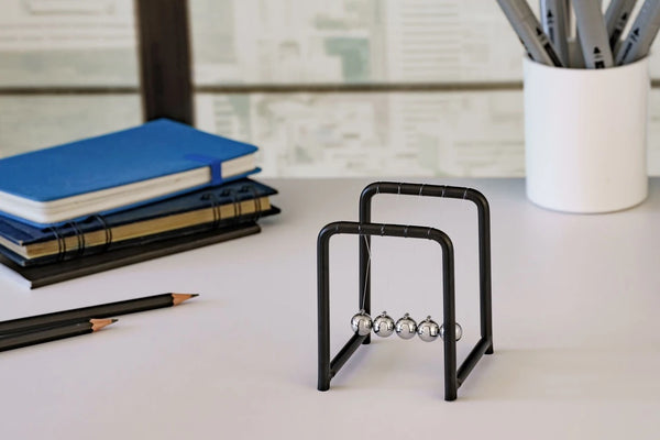 Newton Cradle 9 cm