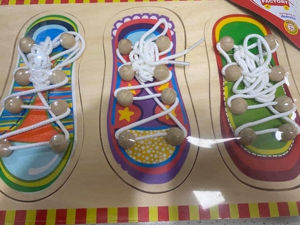Shoe lacing puzzle
